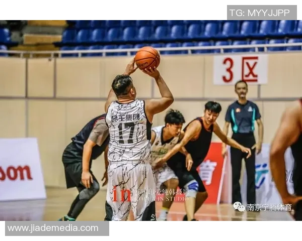 南京篮球队的蜕变之路:从传统强队到城市联赛新生力量的探索与挑战 南京篮球队的蜕变之路:从传统强队到城市联赛新生力量的探索与挑战