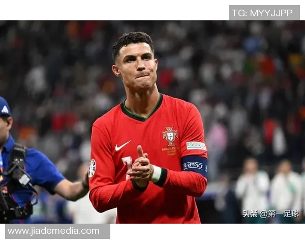 足球场上的传奇人物那些令人叹为观止的叼星们的精彩瞬间与成就 足球场上的传奇人物那些令人叹为观止的叼星们的精彩瞬间与成就